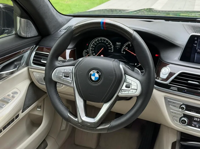 BMW 7 Series 2016 750Li xDrive Version à cinq places extérieur photo 5