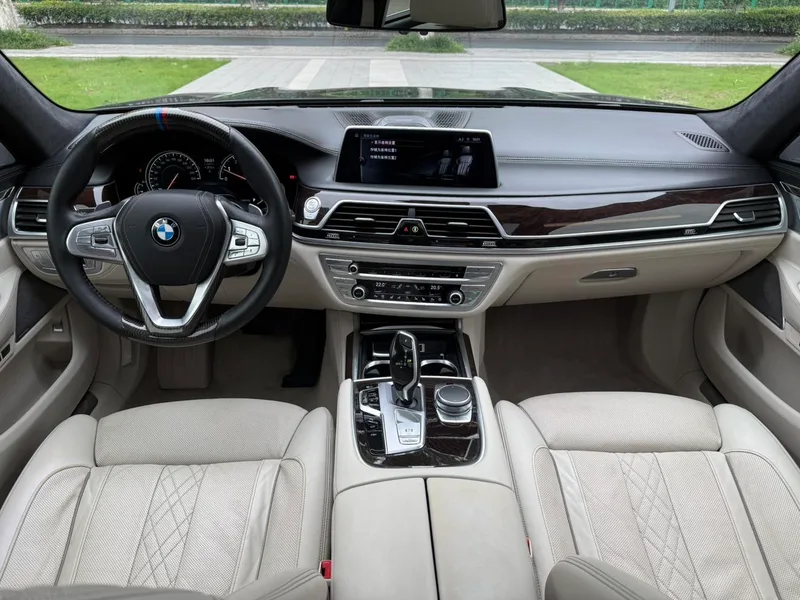 BMW 7 Series 2016 750Li xDrive Version à cinq places extérieur photo 7