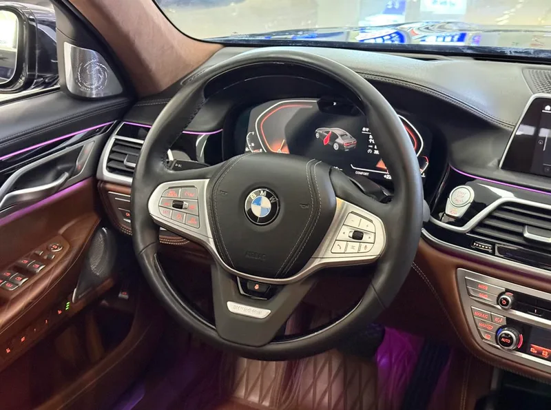 BMW 7 Series 2019 Restyling 740Li xDrive Administrative Luxury Set exterior photo 5