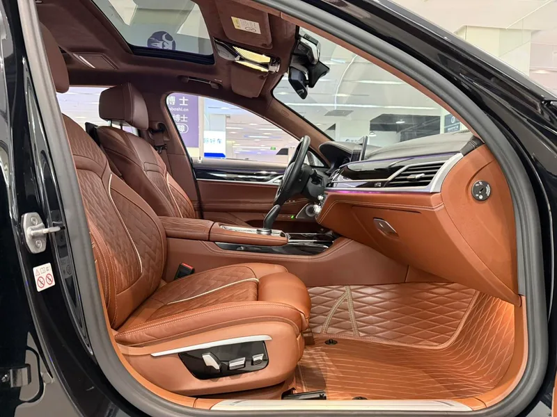 BMW 7 Series 2019 Restyling 740Li xDrive Administrative Luxury Set exterior photo 8