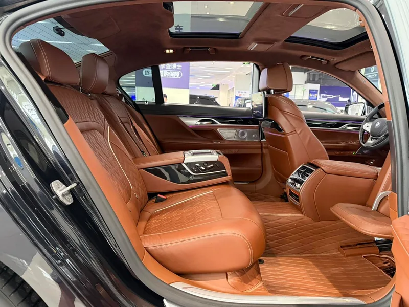 BMW 7 Series 2019 Restyling 740Li xDrive Administrative Luxury Set interior photo 10