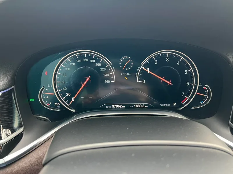 BMW 7 Series 2018 730Li Leading Type M Sports suit exterior photo 4
