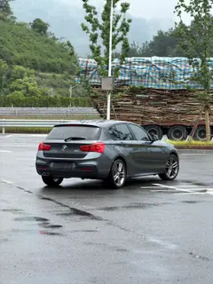 BMW 1 Series (Imported) 2018 120i M Sports suit exterior photo 2