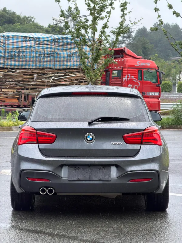 BMW 1 Series (Imported) 2018 120i M Sports suit exterior photo 5
