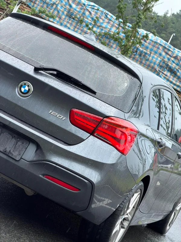 BMW 1 Series (Imported) 2018 120i M Sports suit exterior photo 6