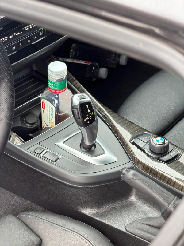 BMW 1 Series (Imported) 2018 120i M Sports suit interior photo 9