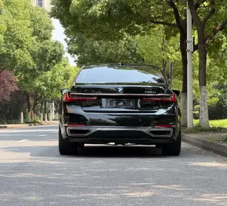 BMW 7 Series 2019 Restyling 740Li Leading Type Luxury Set exterior photo 4