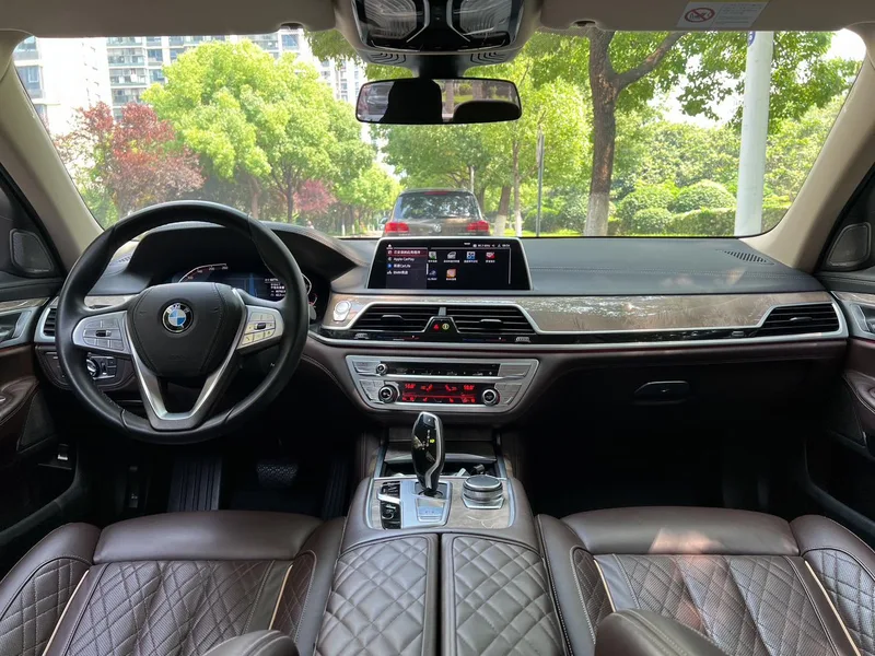 BMW 7 Series 2019 Restyling 740Li Leading Type Luxury Set exterior photo 8