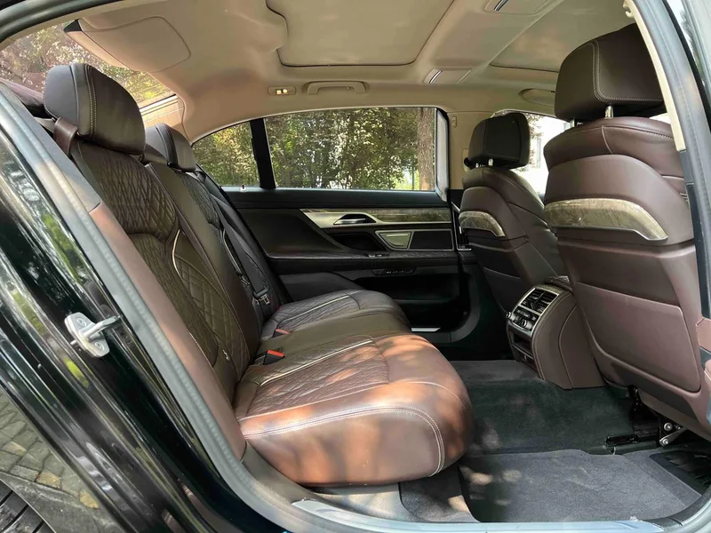 BMW 7 Series 2019 Restyling 740Li Leading Type Luxury Set interior photo 13