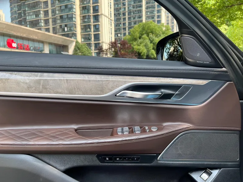 BMW 7 Series 2019 Restyling 740Li Leading Type Luxury Set interior photo 14