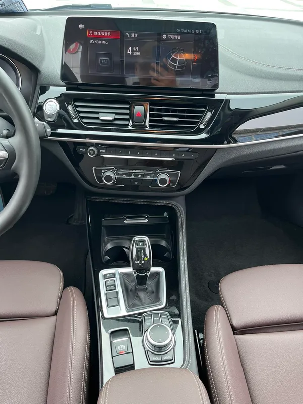 BMW 1 Series 2021 120i M Sports Obsidian Night Edition exterior photo 5