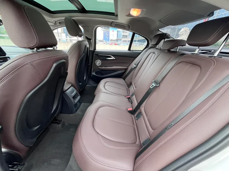 BMW 1 Series 2021 120i M Sports Obsidian Night Edition interior photo 9