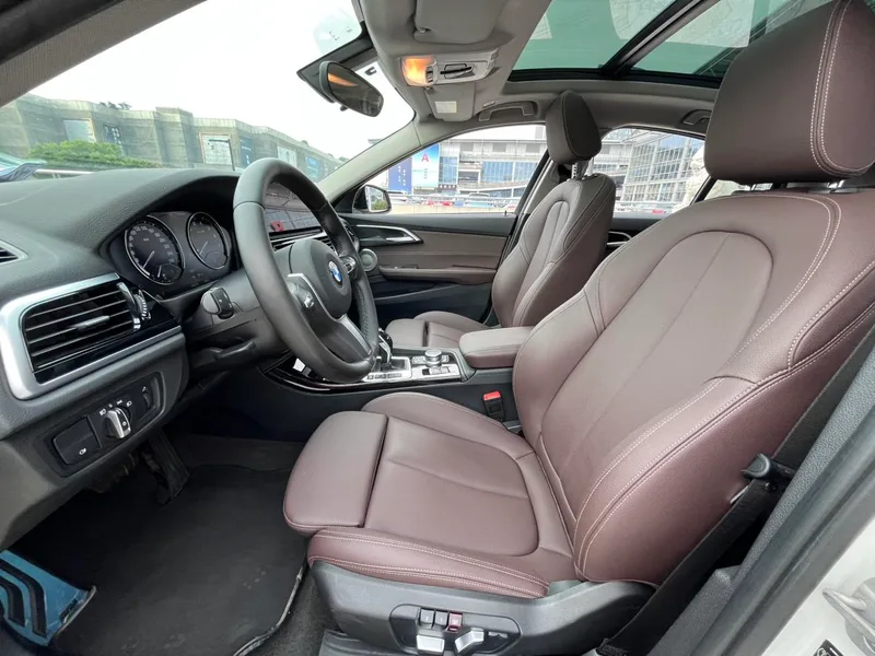 BMW 1 Series 2021 120i M Sports Obsidian Night Edition interior photo 13