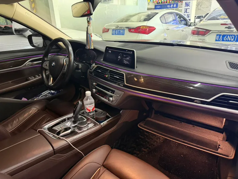 BMW 7 Series 2021 740Li Leading Type Luxury Set exterior photo 4