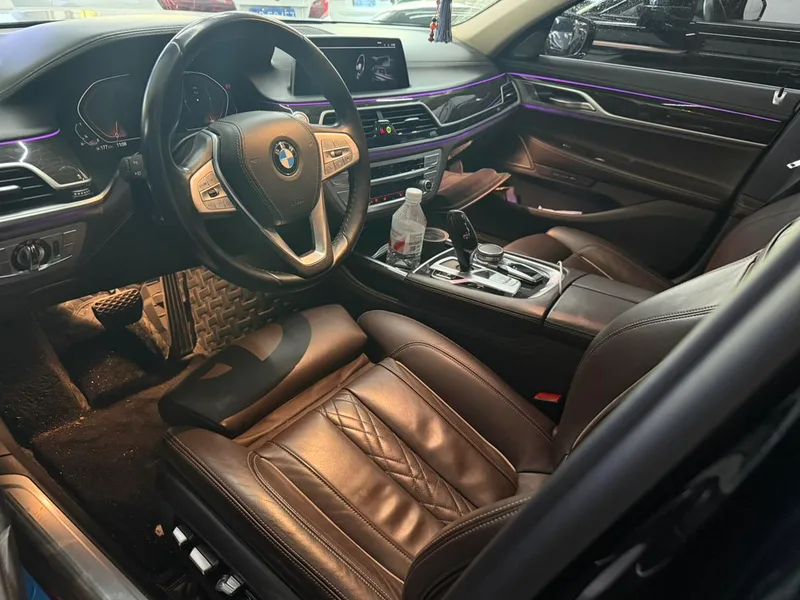 BMW 7 Series 2021 740Li Leading Type Luxury Set interior photo 8
