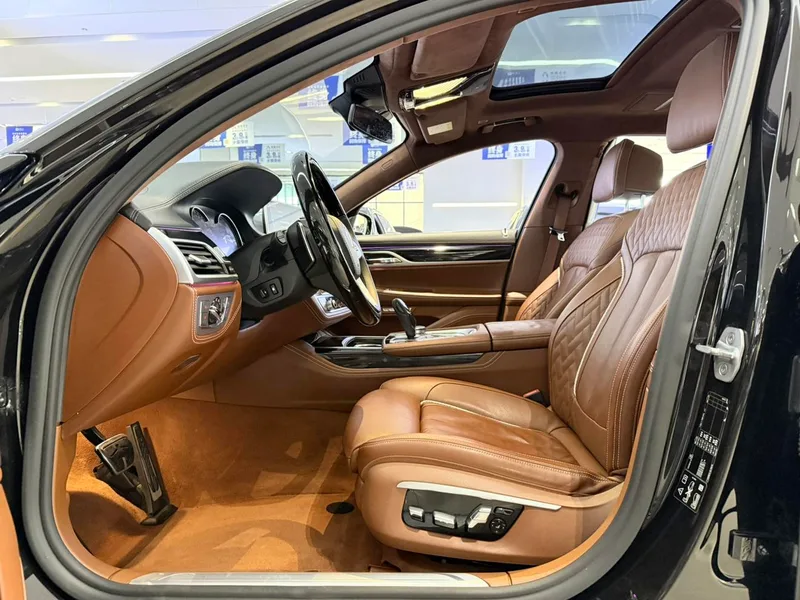 BMW 7 Series 2018 740Li xDrive Premium Class M Sports suit exterior photo 6
