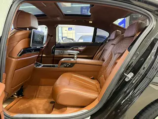 BMW 7 Series 2018 740Li xDrive Premium Class M Sports suit interior photo 12