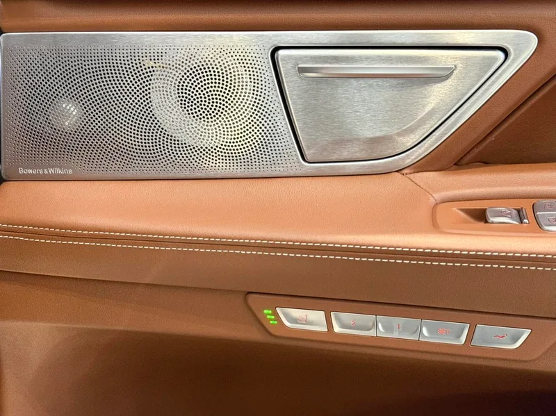 BMW 7 Series 2018 740Li xDrive Premium Class M Sports suit interior photo 13