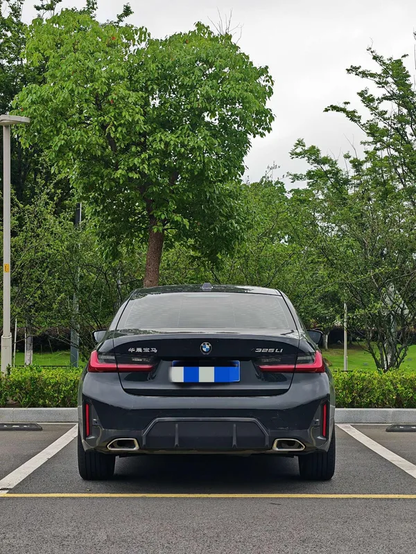 BMW 3 Series 2023 325Li M Sports suit exterior photo 4