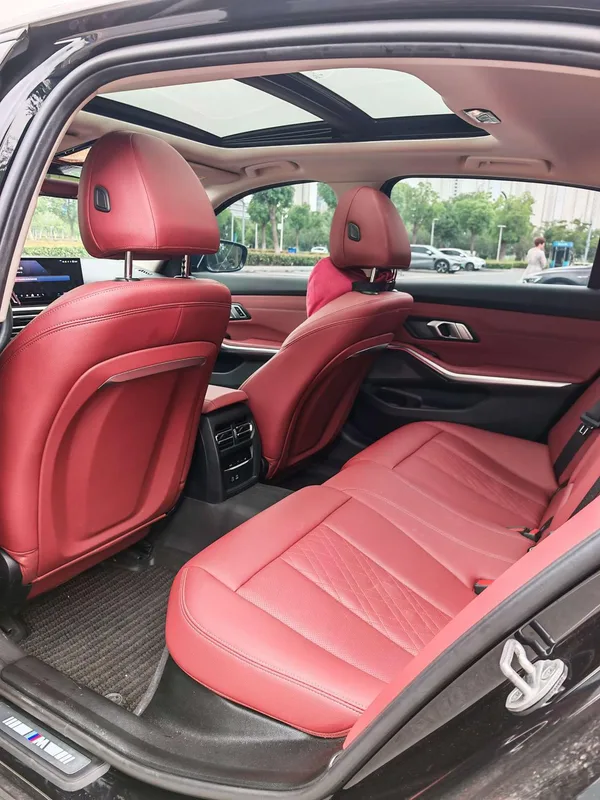 BMW 3 Series 2023 325Li M Sports suit interior photo 7