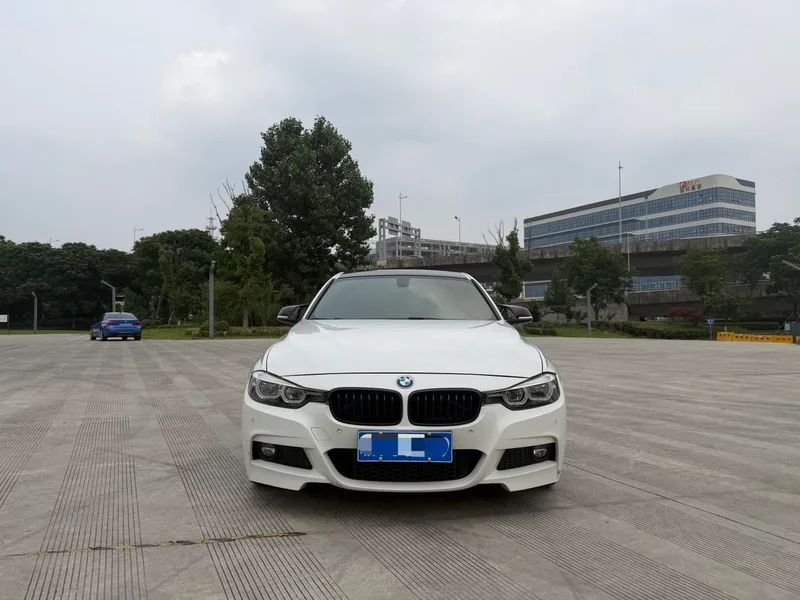BMW 3 Series 2019 320i M Sports Obsidian Night Edition exterior photo 2
