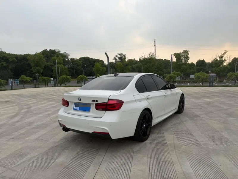 BMW 3 Series 2019 320i M Sports Obsidian Night Edition exterior photo 7