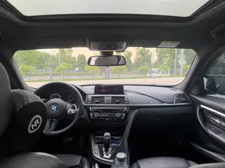 BMW 3 Series 2019 320i M Sports Obsidian Night Edition interior photo 11