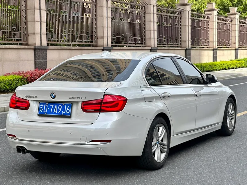 BMW 3 Series 2017 320Li Estilo de moda interior foto 6