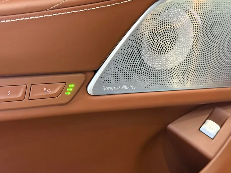 BMW 7 Series 2019 Reforma 740Li xDrive Tipo administrativo Traje de lujo interior foto 11