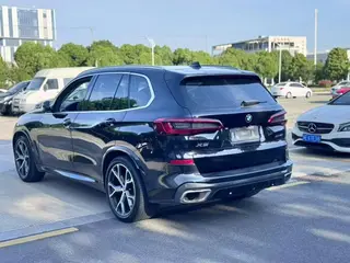 BMW X5 2019 xDrive40i Premium Class M Sports suit interior photo 7