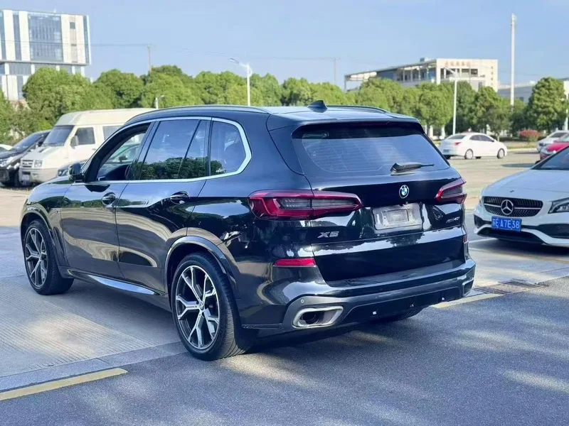 BMW X5 2019 xDrive40i Premium Class M Sports suit interior photo 7
