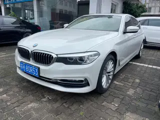 BMW 5 Series 2019 525Li Luxury Set exterior photo 1