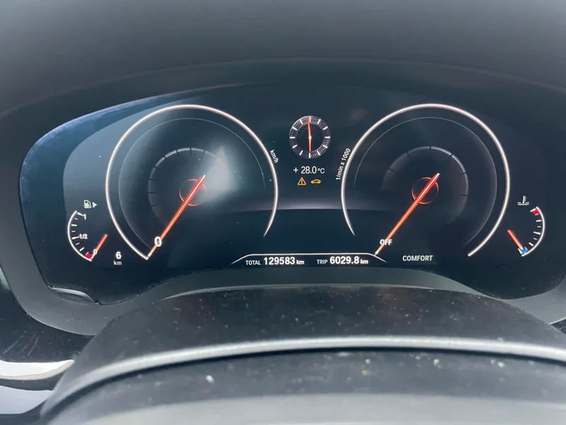 BMW 5 Series 2019 525Li Luxury Set interior photo 7
