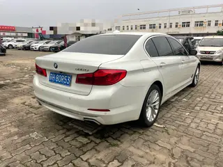 BMW 5 Series 2019 525Li Luxury Set interior photo 10