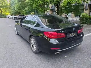 BMW 5 Series 2020 530Li Leading Type Luxury Set exterior photo 4