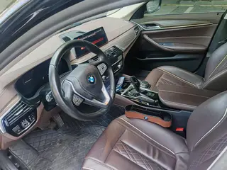 BMW 5 Series 2020 530Li Leading Type Luxury Set exterior photo 5