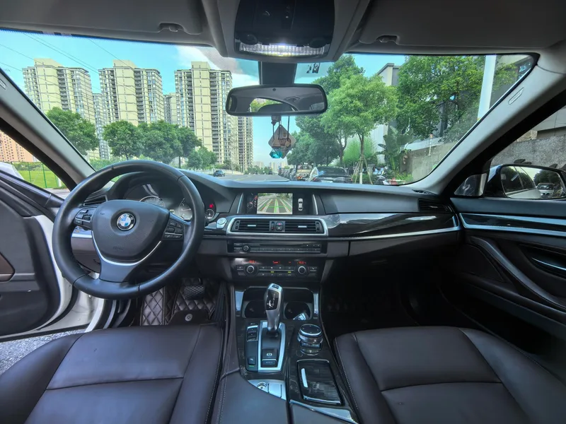 BMW 5 Series 2014 525Li Luxury Design Set interior photo 9