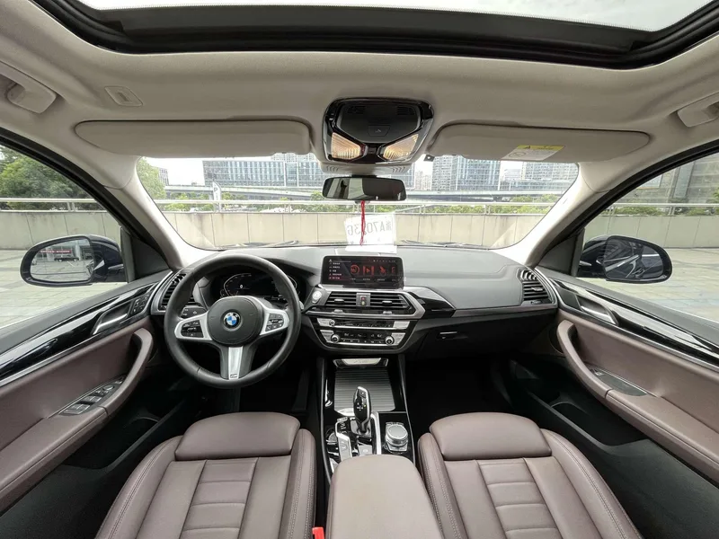 BMW X3 2021 xDrive25i M Sports suit interior photo 9