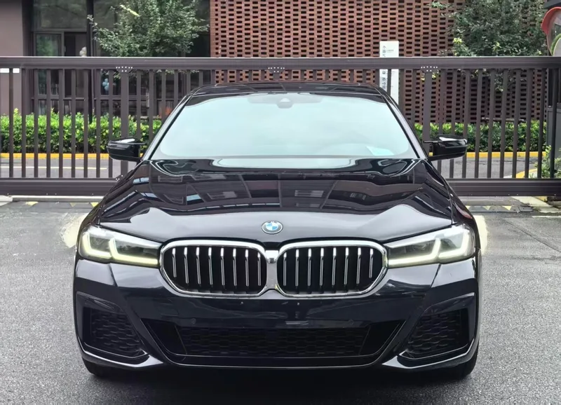 BMW 5 Series 2022 Restyling 530Li Leading Type M Sports suit exterior photo 2