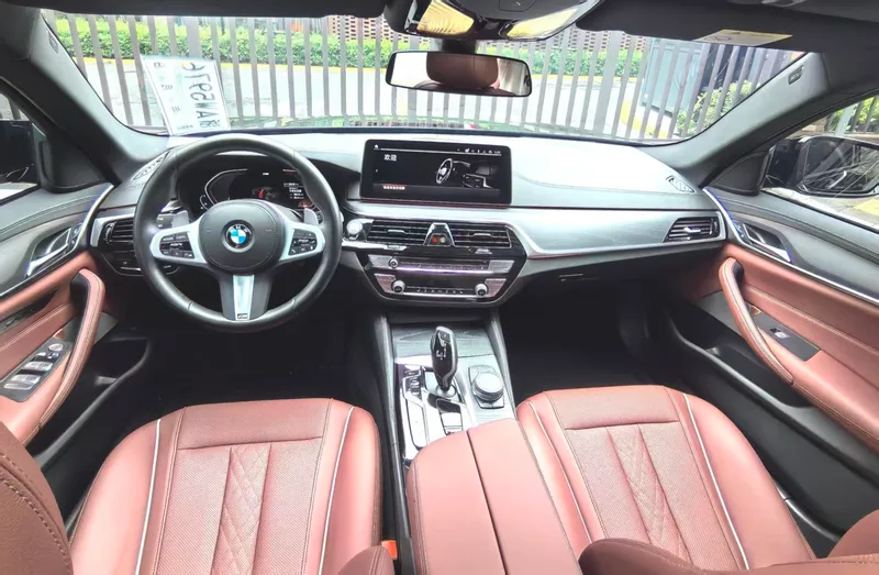 BMW 5 Series 2022 Restyling 530Li Leading Type M Sports suit exterior photo 3