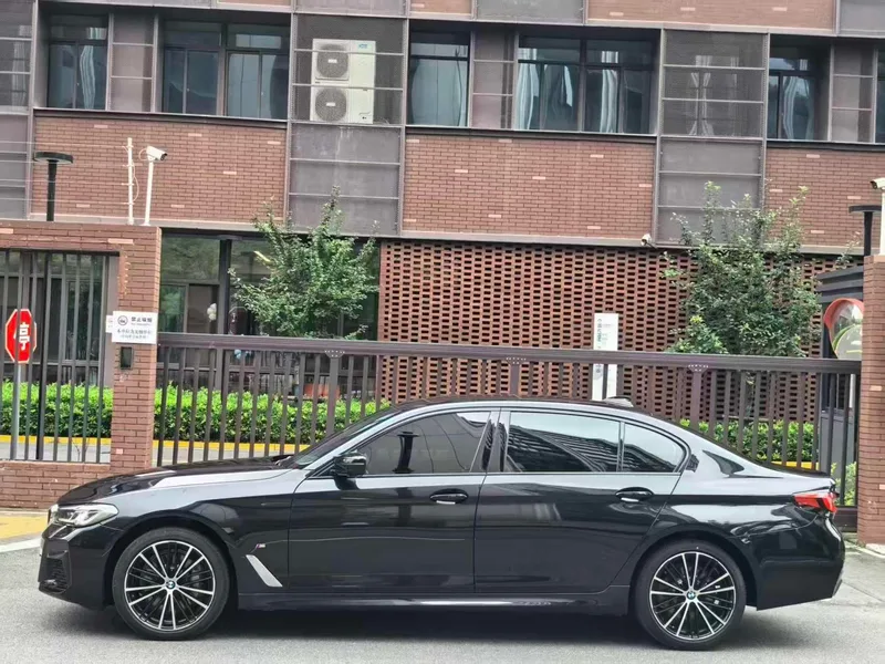 BMW 5 Series 2022 Restyling 530Li Leading Type M Sports suit interior photo 7