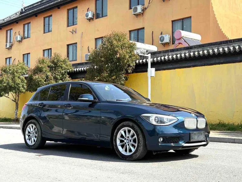 BMW 1 Series (Imported) 2013 Restyling 116i Leading Type exterior photo 3