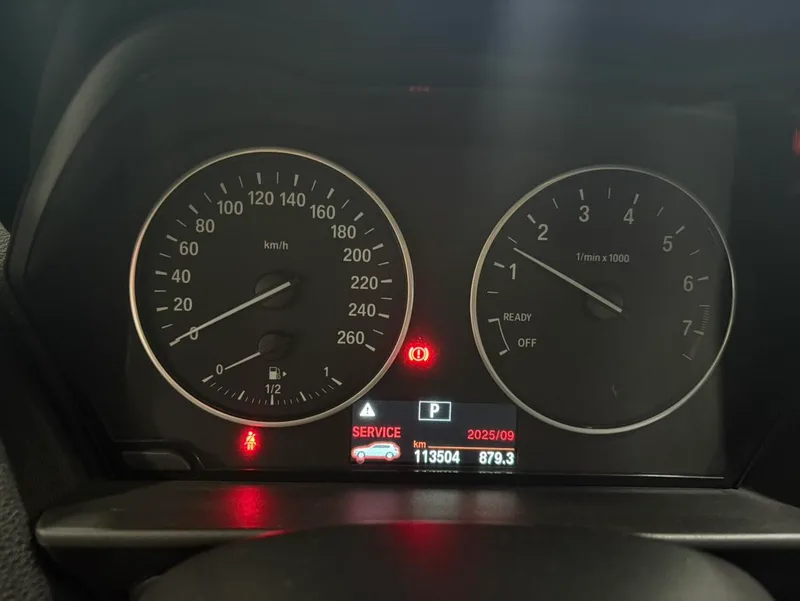 BMW 1 Series (Imported) 2013 Restyling 116i Leading Type interior photo 10