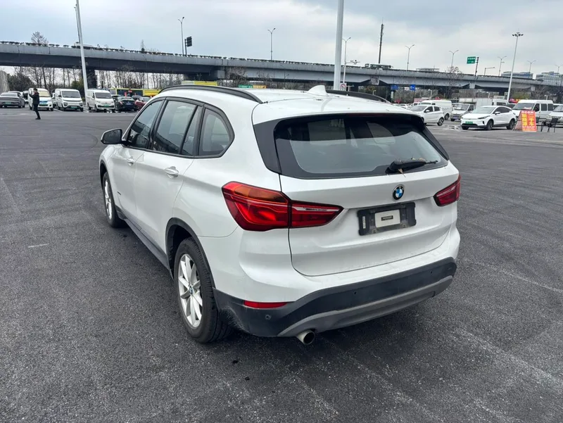 BMW X1 2016 sDrive18Li Style tendance intérieur photo 12