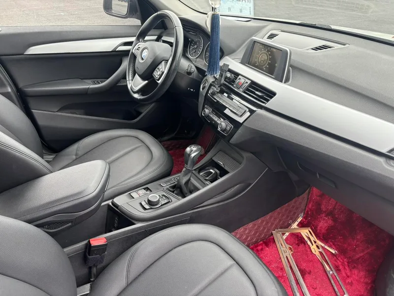 BMW X1 2016 sDrive18Li Style tendance intérieur photo 14