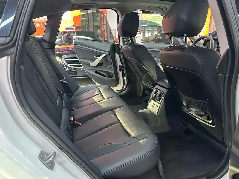 BMW 3 Series GT 2014 320i Líder interior foto 11