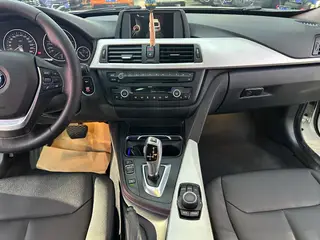 BMW 3 Series GT 2014 320i Líder interior foto 14