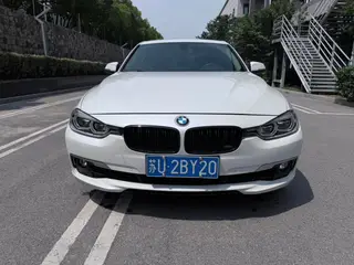 BMW 3 Series 2019 320Li Estilo de moda exterior foto 2
