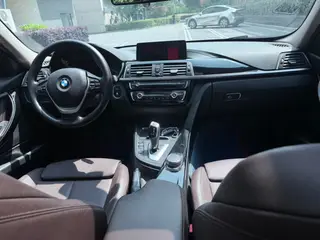 BMW 3 Series 2019 320Li Estilo de moda exterior foto 4