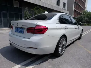 BMW 3 Series 2019 320Li Estilo de moda interior foto 11